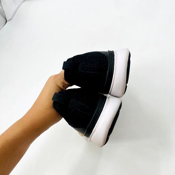 APL Techloom Bliss silver and black sneakers - Picture 5 of 7